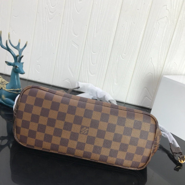 l**is V*t*n neverfull pm