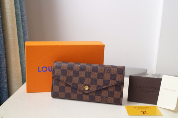 l**is V*t*n sarah wallet
