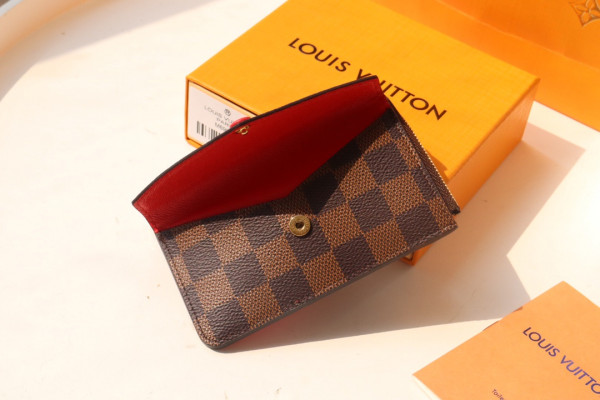 l**is V*t*n card holder recto verso