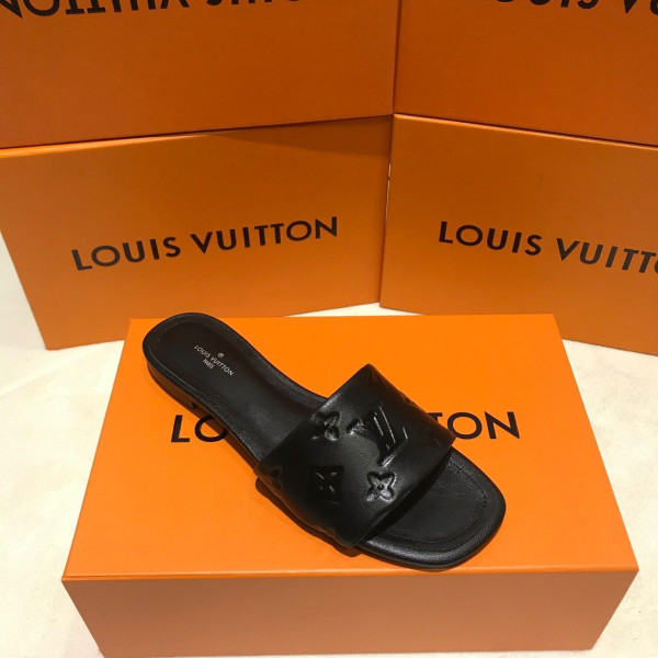 l**is V*t*n slippers