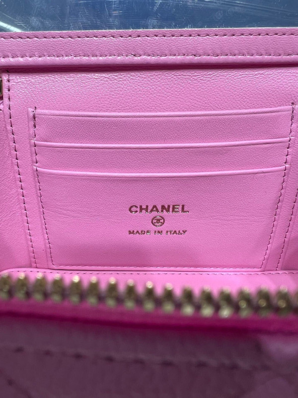 CL SMALL VANITY WITH CLASSIC CHAIN