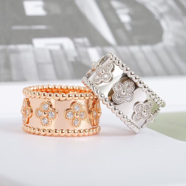 Van Cleef & Arpels Perlée clovers ring