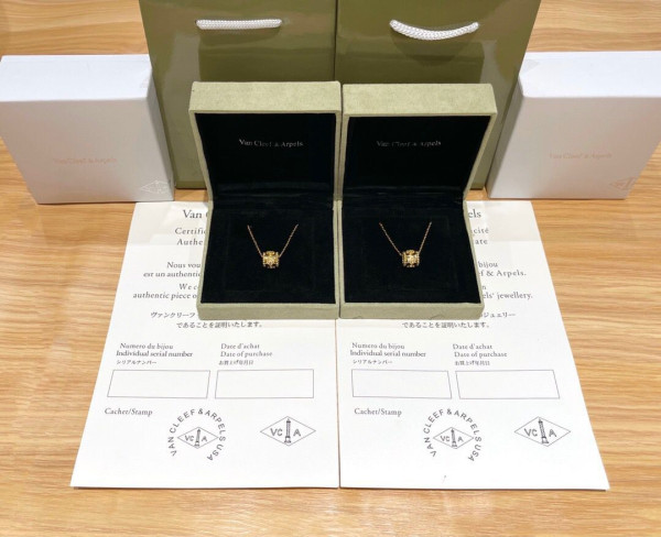 Van Cleef & Arpels NECKLACE
