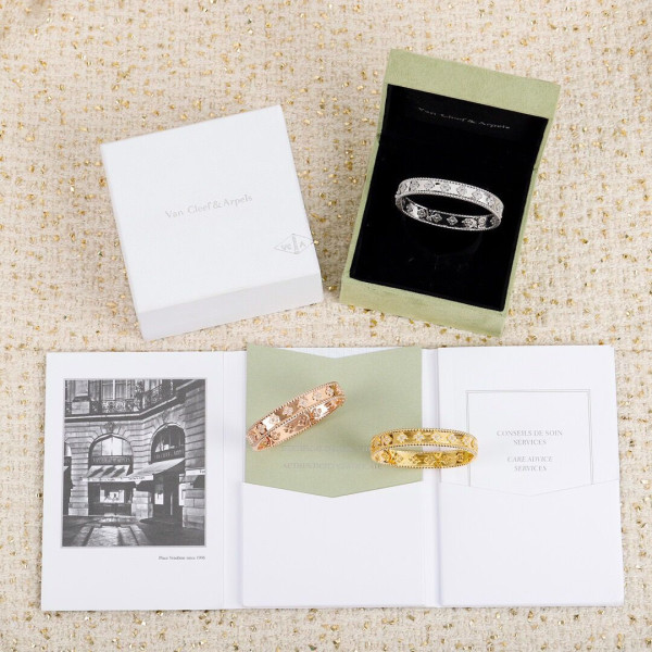 Van Cleef & Arpels Perlée BRACELET