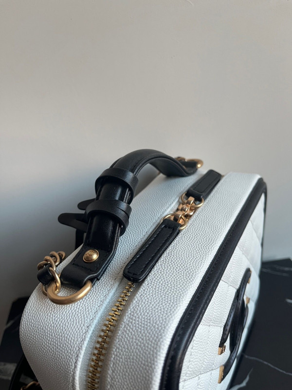 CL VANITY CASE