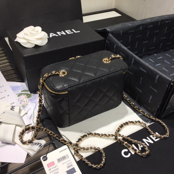 CL VANITY CASE