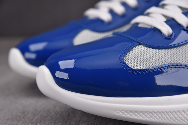 Pra*a sneaker