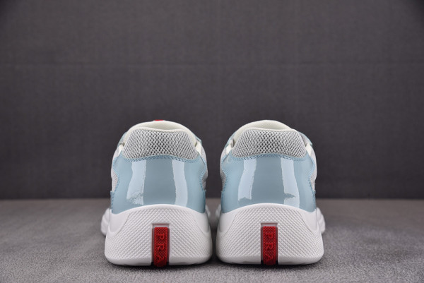 Pra*a sneaker