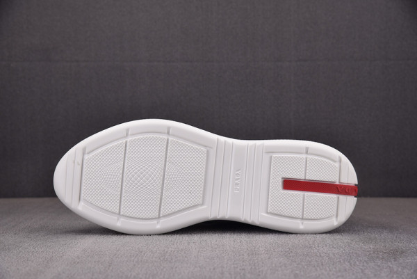 Pra*a sneaker