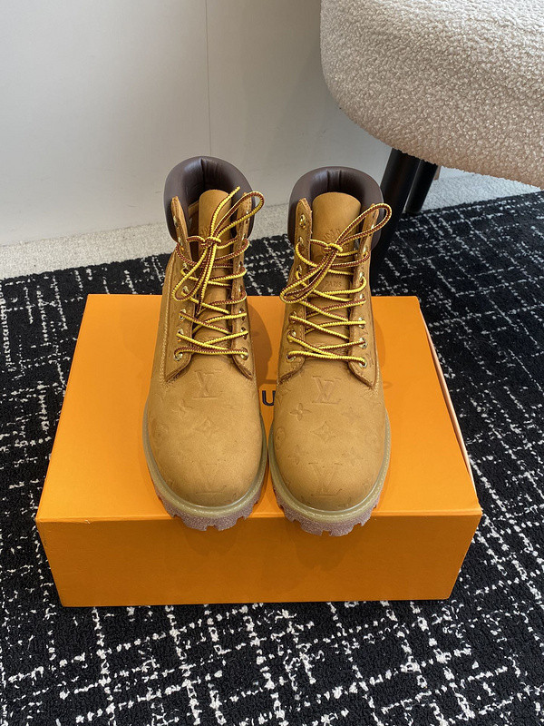 l**is V*t*n boots