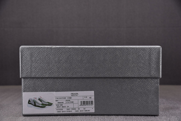 Pra*a sneaker