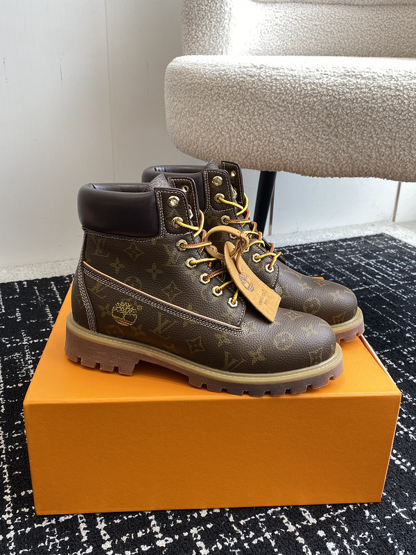 l**is V*t*n boots