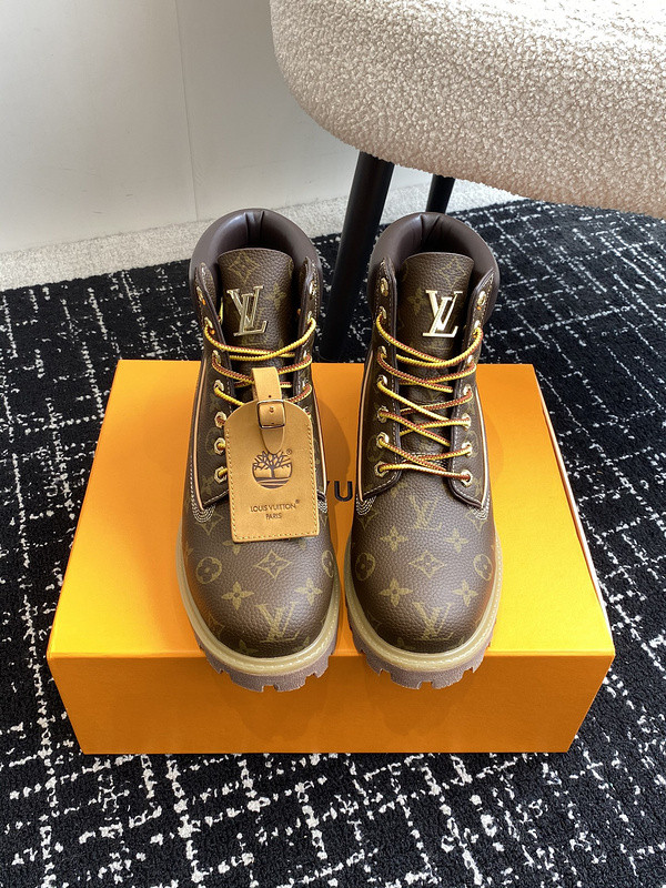 l**is V*t*n boots