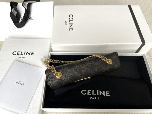 Ce**e chain shoulder bag triomphe
