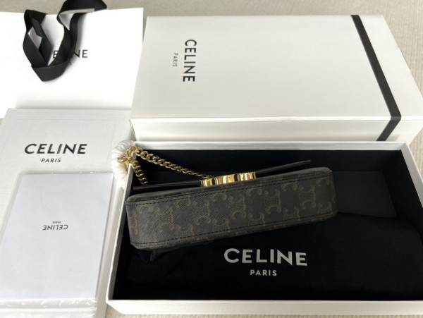 Ce**e chain shoulder bag triomphe