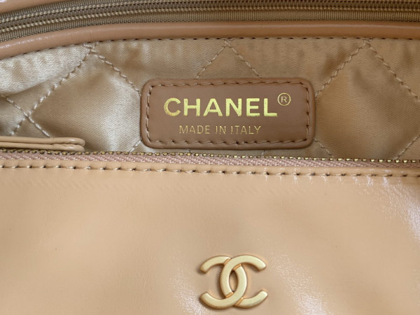 CL 22 SMALL HANDBAG