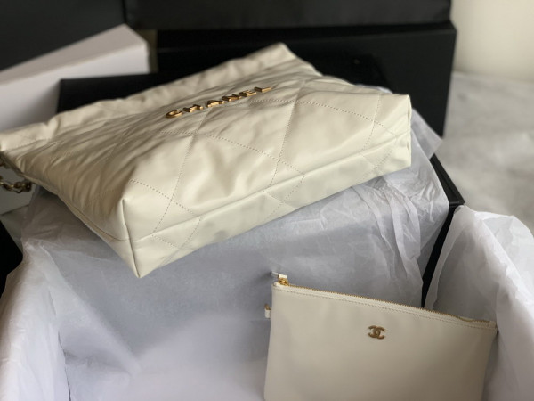 CL 22 SMALL HANDBAG
