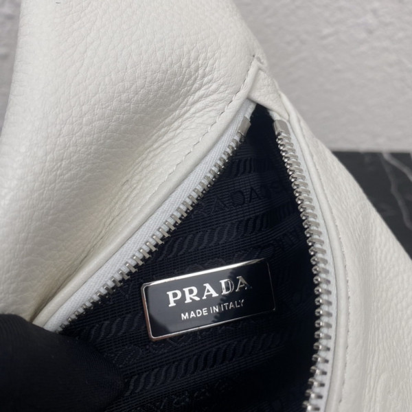Pra*a cross leather bag