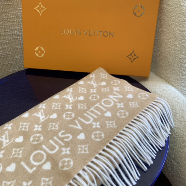 l**is V*t*n game on scarf
