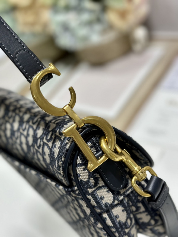 D*or saddle bag