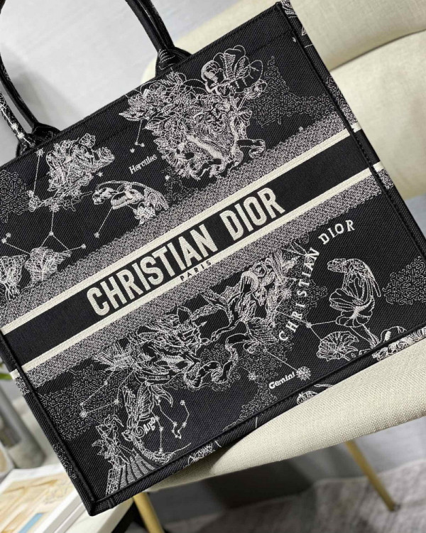 large D*or book tote