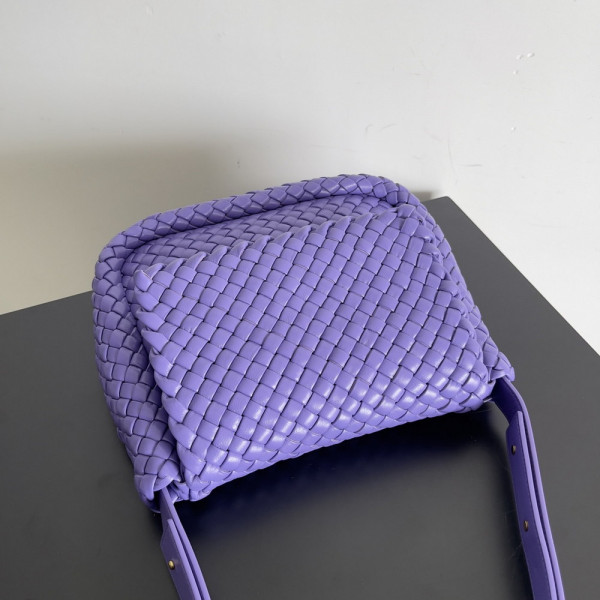 Bo*te*ga ve*ne*ta small cobble shoulder bag