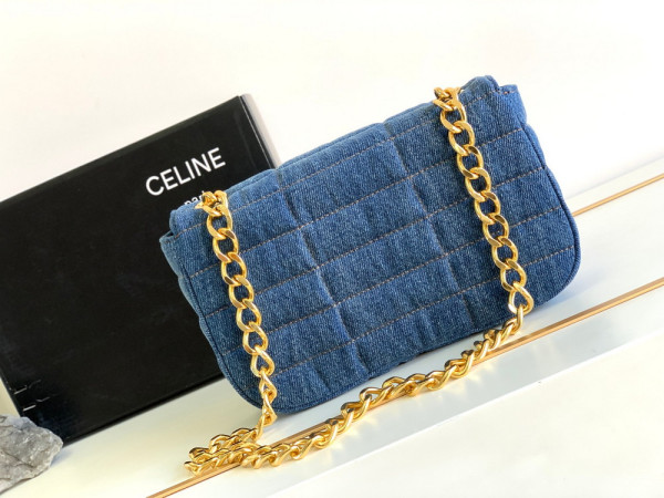 Ce**e chain shoulder bag matelasse monochrome