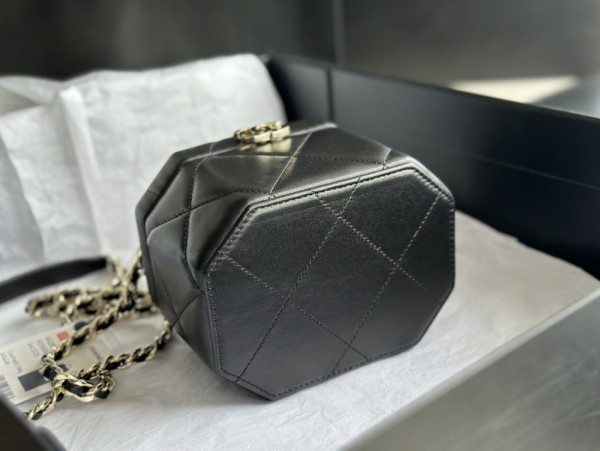CL VANITY CASE