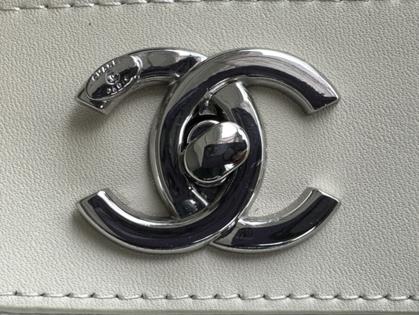 CL BUCKET BAG