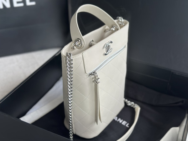 CL BUCKET BAG