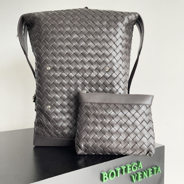 Bo*te*ga ve*ne*ta arco backpack