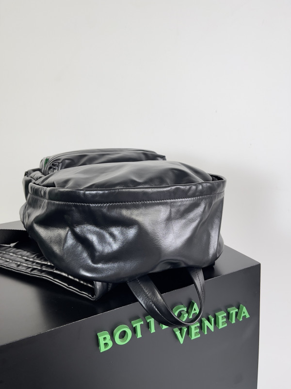 Bo*te*ga ve*ne*ta backpack