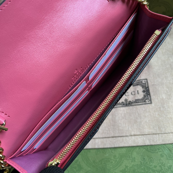 G*u*i gg matelassÉ chain wallet