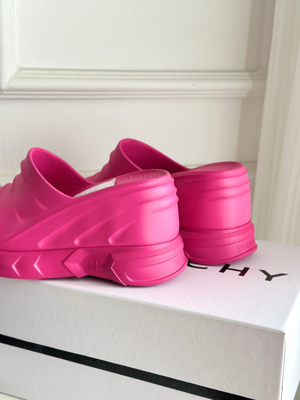 GIVENCHY sildes