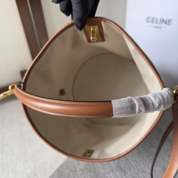 Ce**e bucket 16