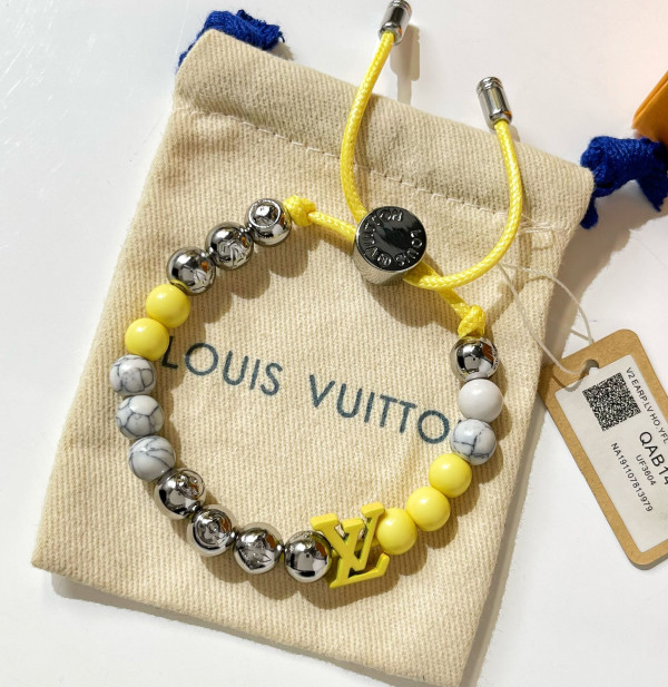 l**is V*t*n bracelet