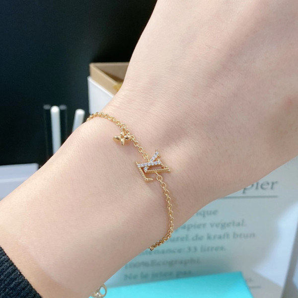 l**is V*t*n bracelet