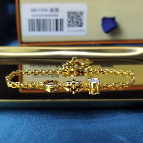 l**is V*t*n bracelet