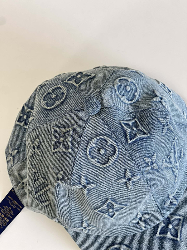 l**is V*t*n hat