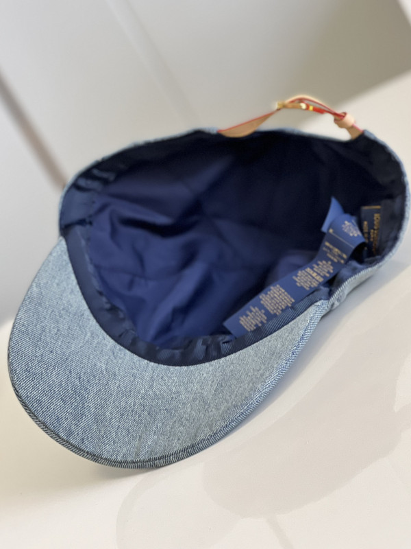 l**is V*t*n hat