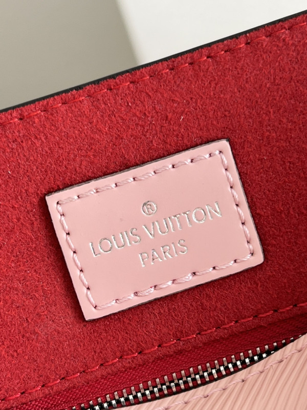 l**is V*t*n petit sac plat