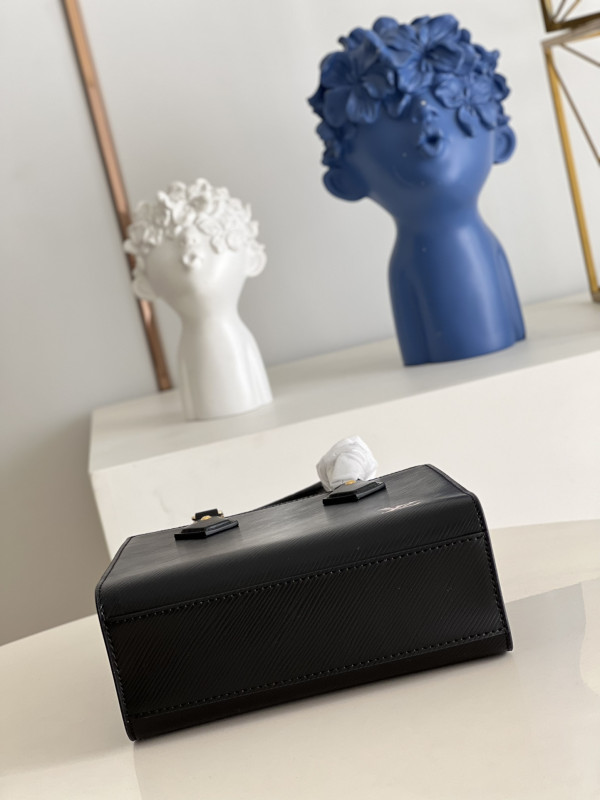 l**is V*t*n petit sac plat