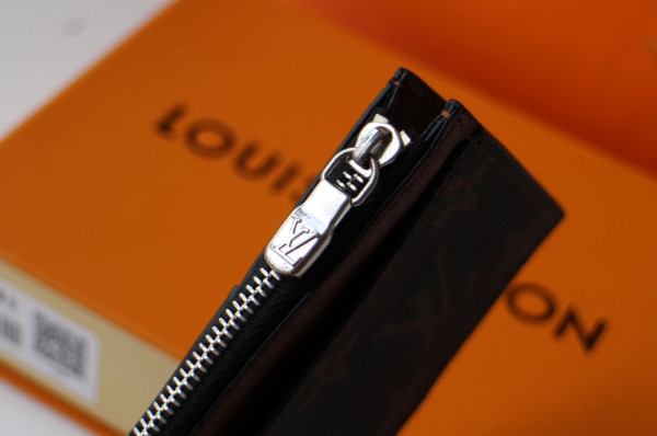 l**is V*t*n coin card holder