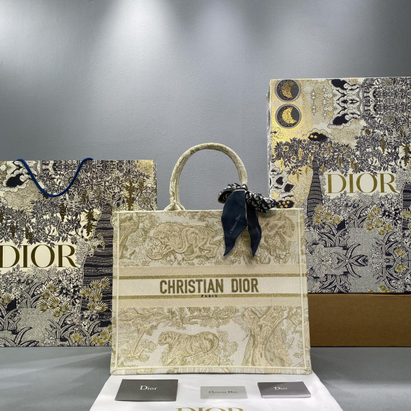 D*or book tote