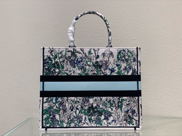 large D*or book tote