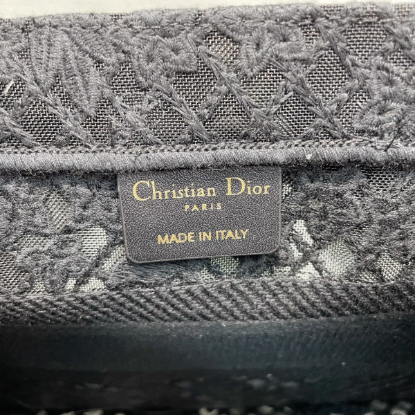 small D*or book tote