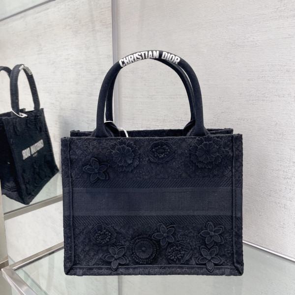 small D*or book tote