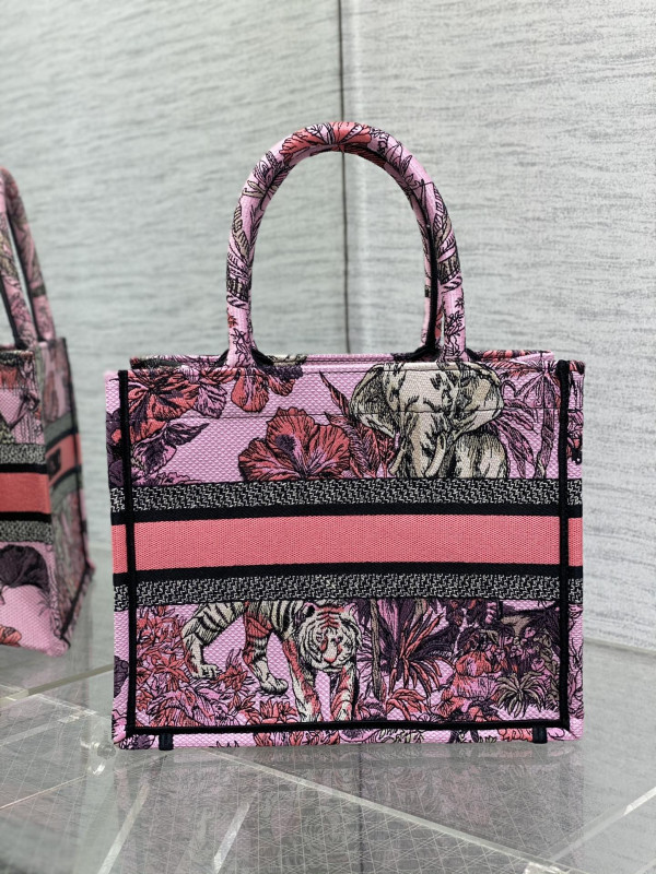 small D*or book tote