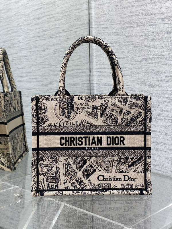 small D*or book tote
