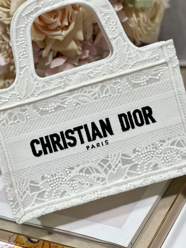 D*or book tote mini